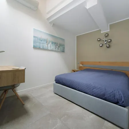 Apartamento Tra Muretto E Budello Con Posto Auto *