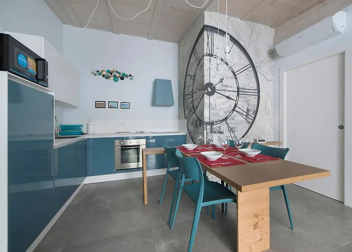 Tra Muretto E Budello Con Posto Auto * Alassio